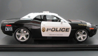 2006 Dodge Challenger Concept Police ~ Black & White ~ 1:18 ~ Die Cast ~ Maisto