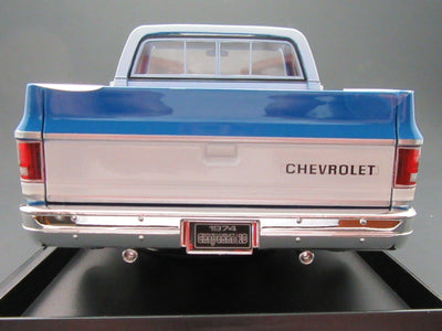 1974 Chevrolet C10 Cheyenne Super ~ Blue & White ~ 1:18 ~ Die Cast ~ Maisto