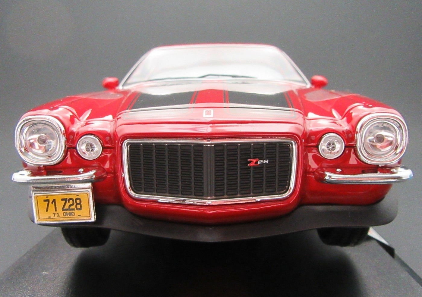1971 Chevrolet Camaro ~ Red ~ 1:18 ~ Metal Die Cast ~ Maisto