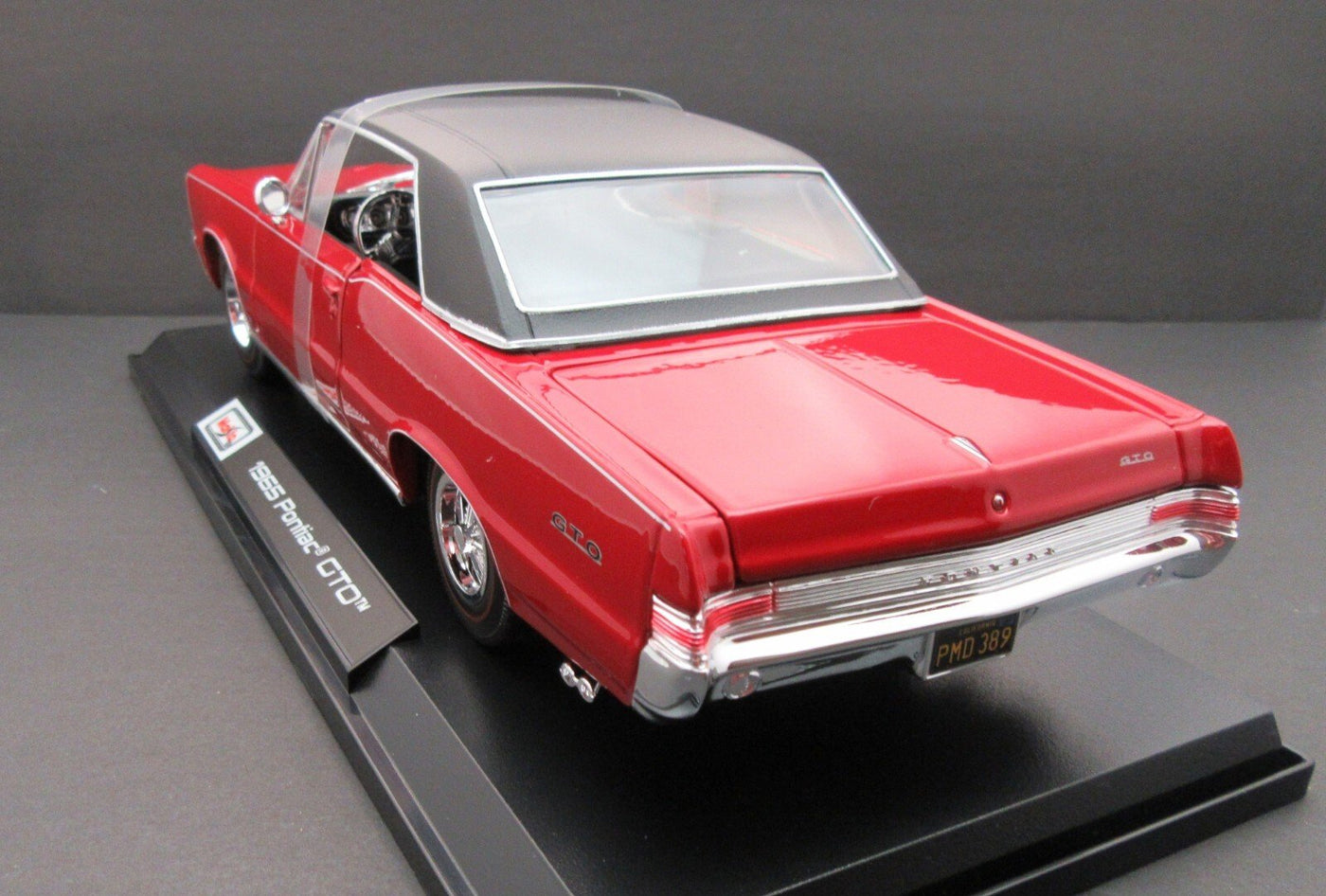 1965 Pontiac GTO ~ Red ~ 1:18 ~ Metal Die Cast ~ Maisto