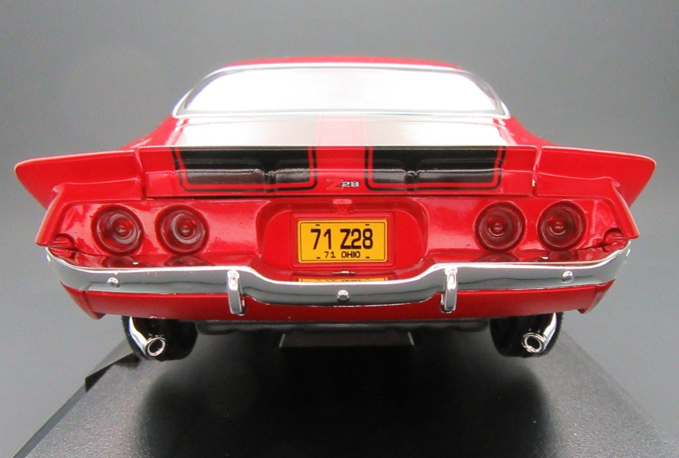 1971 Chevrolet Camaro ~ Red ~ 1:18 ~ Metal Die Cast ~ Maisto