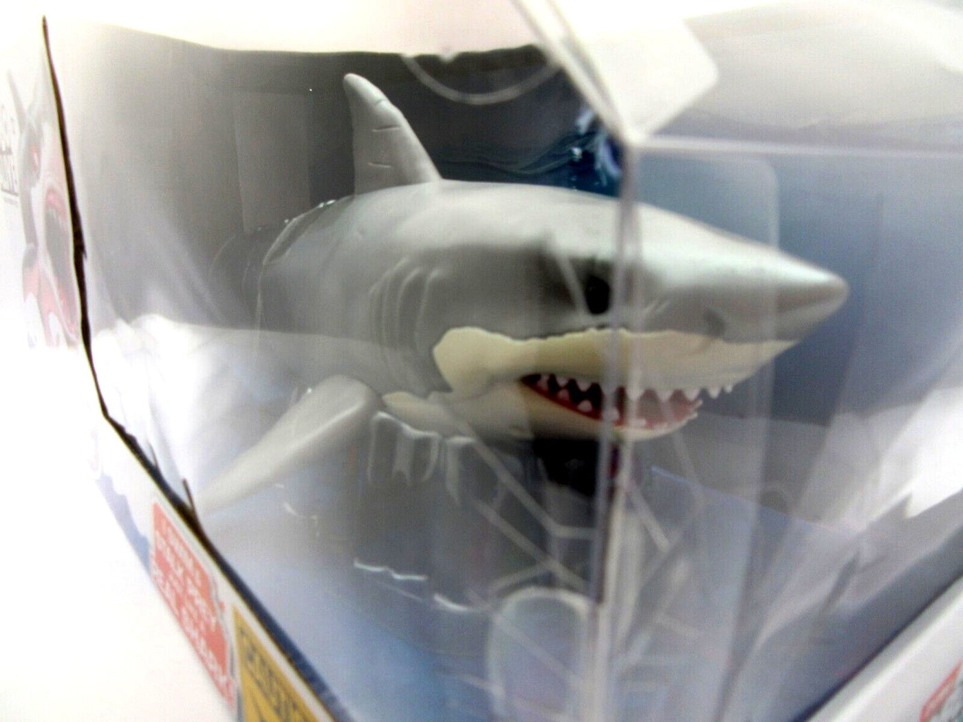 Robo Great White Shark Red Light up Eyes, Swims & Stalks Prey