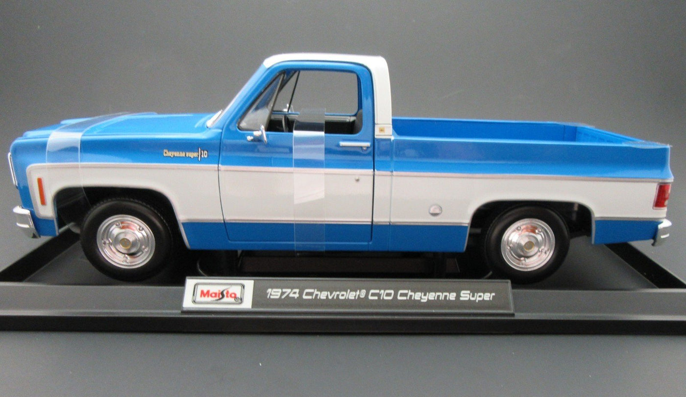 1974 Chevrolet C10 Cheyenne Super ~ Blue & White ~ 1:18 ~ Die Cast ~ Maisto