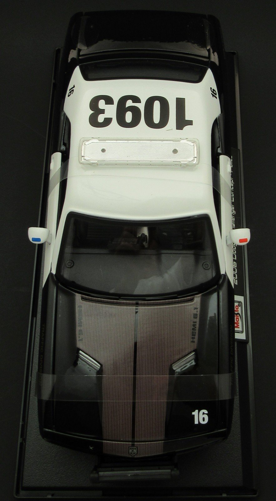 2006 Dodge Challenger Concept Police ~ Black & White ~ 1:18 ~ Die Cast ~ Maisto